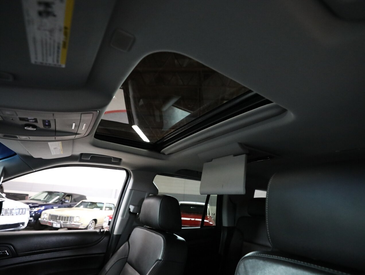 2019 Chevrolet Tahoe LT - Photo 35 - Addison, IL 60101
