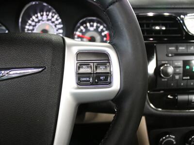 2012 Chrysler 200 Touring   - Photo 33 - Addison, IL 60101