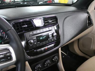 2012 Chrysler 200 Touring   - Photo 31 - Addison, IL 60101