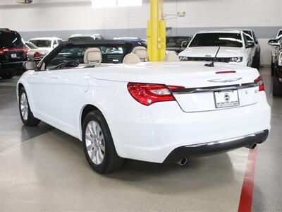 2012 Chrysler 200 Touring   - Photo 14 - Addison, IL 60101