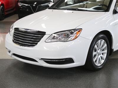 2012 Chrysler 200 Touring   - Photo 3 - Addison, IL 60101