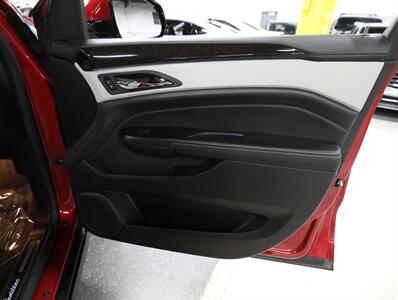 2015 Cadillac SRX Luxury Collection AWD   - Photo 16 - Addison, IL 60101