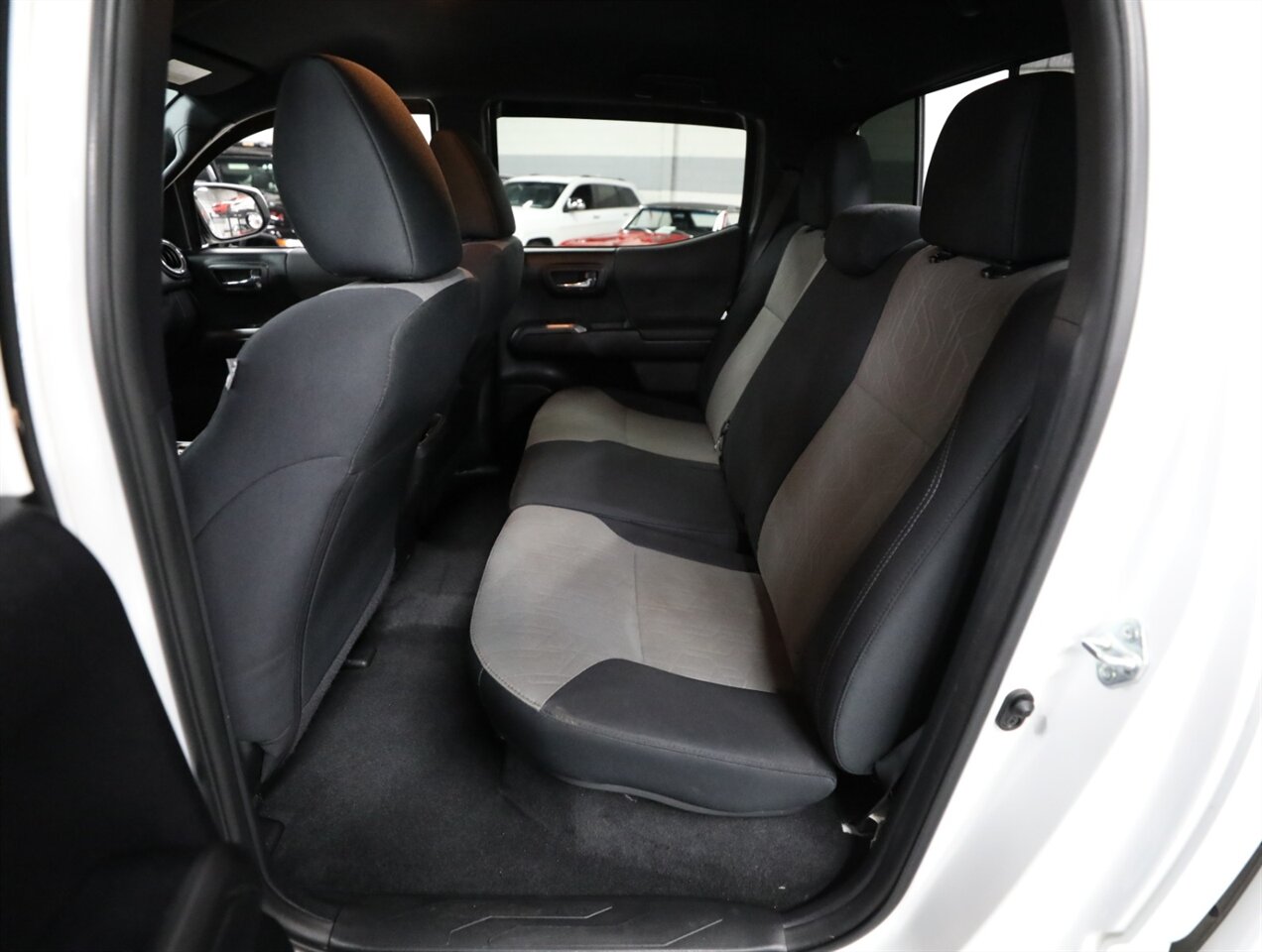 2021 Toyota Tacoma TRD Sport 4WD - Photo 27 - Addison, IL 60101