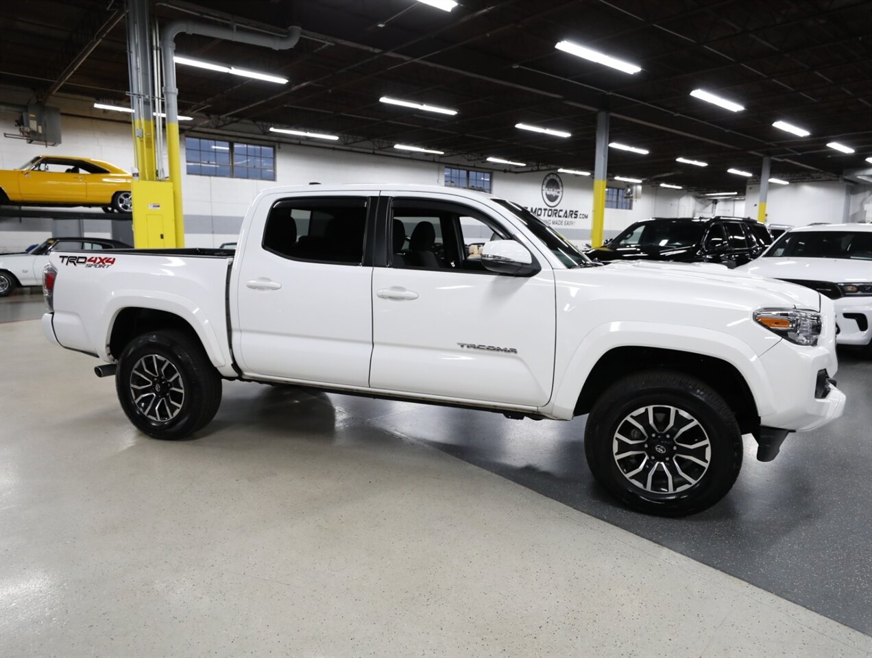 2021 Toyota Tacoma TRD Sport 4WD - Photo 8 - Addison, IL 60101