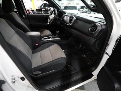 2021 Toyota Tacoma TRD Sport 4WD - Photo 20 - Addison, IL 60101