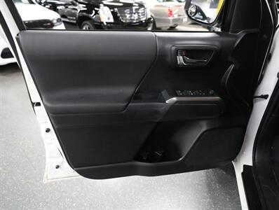 2021 Toyota Tacoma TRD Sport 4WD - Photo 29 - Addison, IL 60101