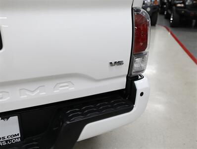 2021 Toyota Tacoma TRD Sport 4WD - Photo 14 - Addison, IL 60101