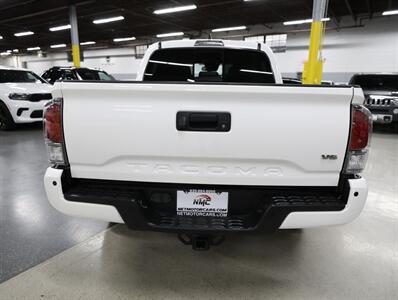 2021 Toyota Tacoma TRD Sport 4WD - Photo 13 - Addison, IL 60101