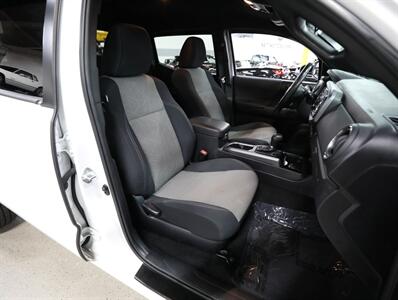2021 Toyota Tacoma TRD Sport 4WD - Photo 21 - Addison, IL 60101