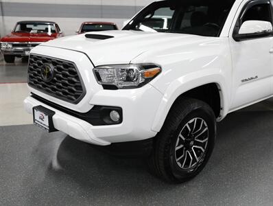 2021 Toyota Tacoma TRD Sport 4WD - Photo 3 - Addison, IL 60101