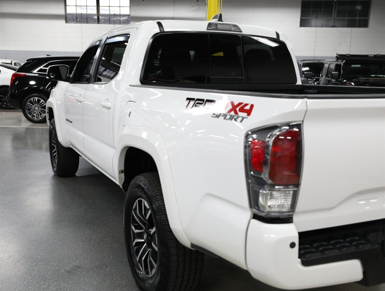 2021 Toyota Tacoma TRD Sport 4WD - Photo 16 - Addison, IL 60101