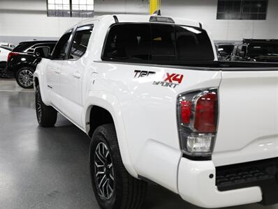 2021 Toyota Tacoma TRD Sport 4WD - Photo 16 - Addison, IL 60101