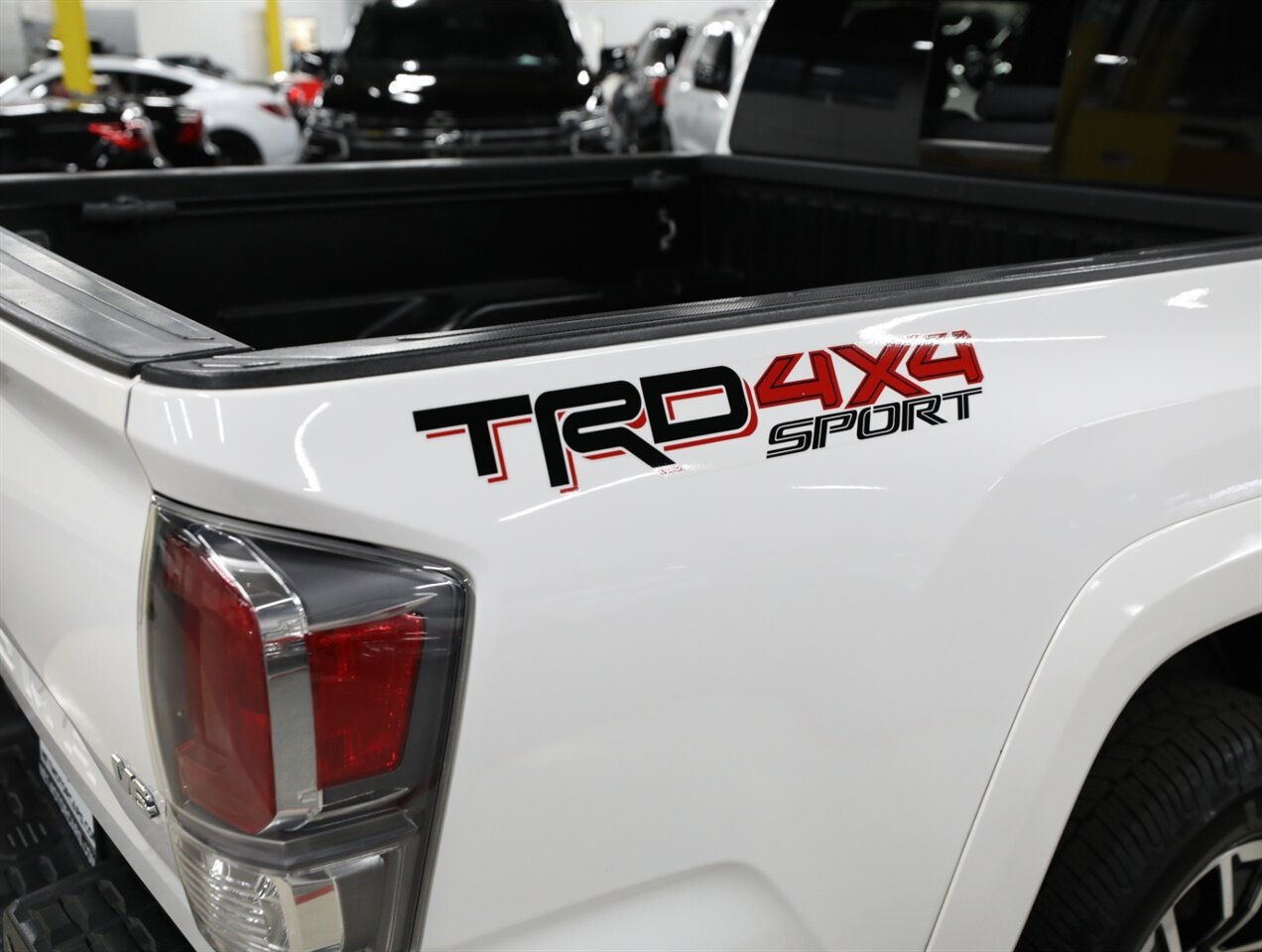 2021 Toyota Tacoma TRD Sport 4WD - Photo 10 - Addison, IL 60101