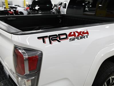 2021 Toyota Tacoma TRD Sport 4WD - Photo 10 - Addison, IL 60101