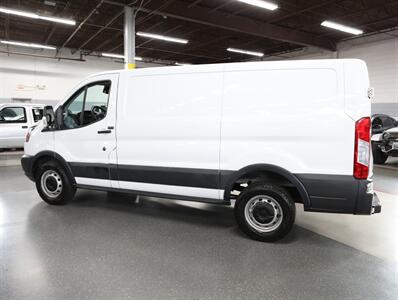 2017 Ford Transit 250 Cargo Van   - Photo 13 - Addison, IL 60101