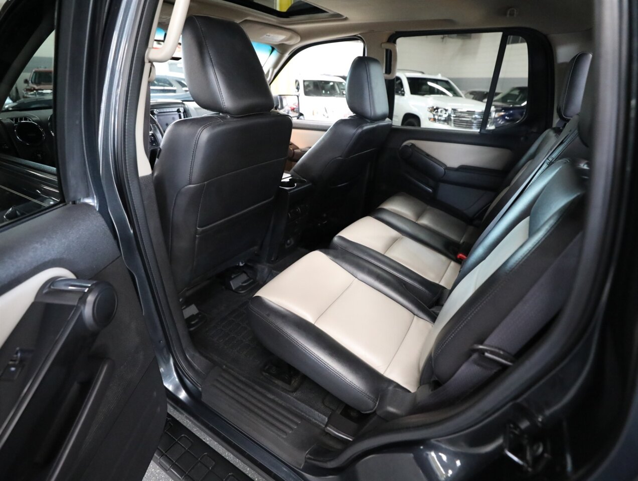 2009 Ford Explorer Sport Trac Limited - Photo 26 - Addison, IL 60101