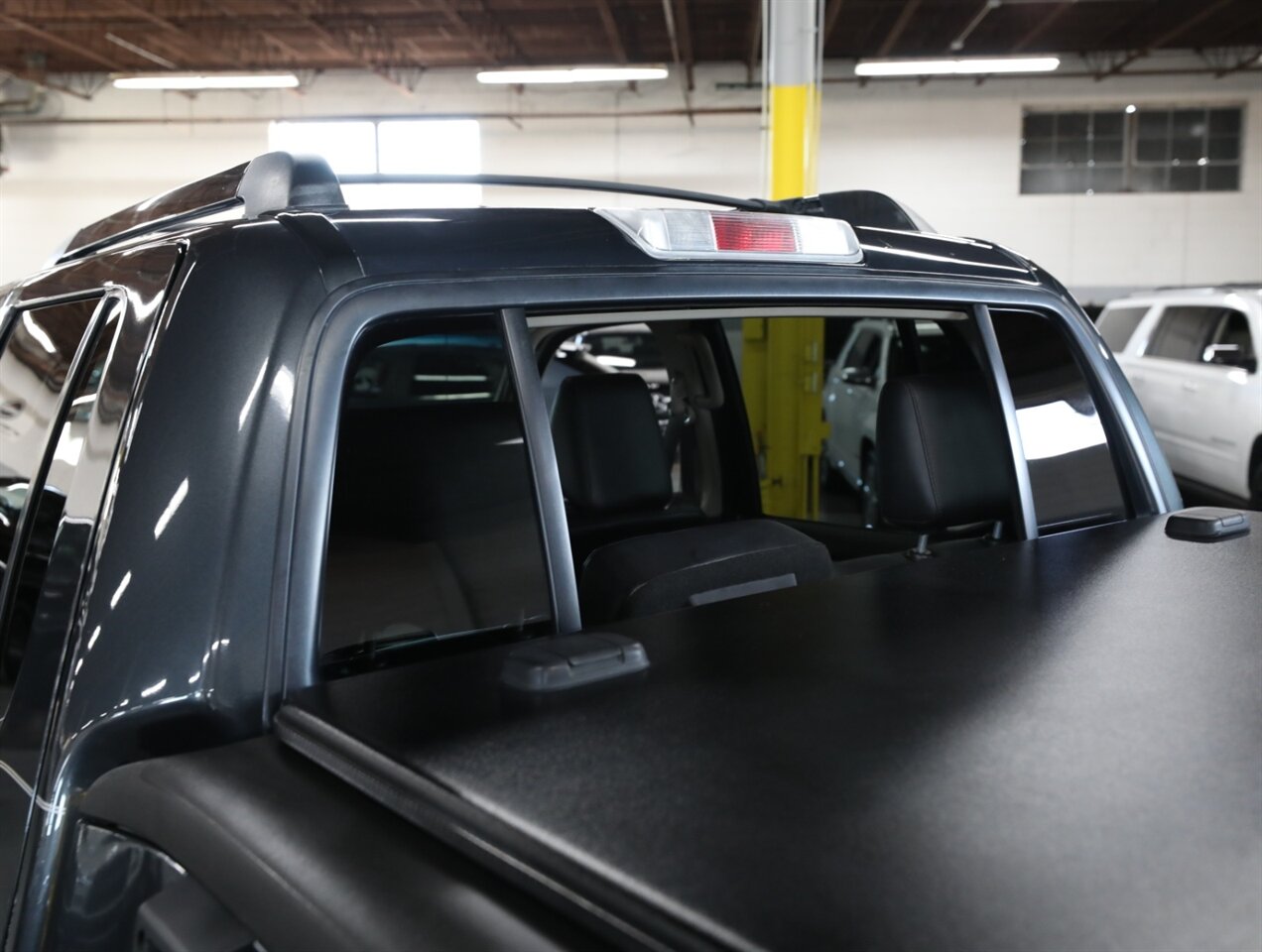 2009 Ford Explorer Sport Trac Limited - Photo 18 - Addison, IL 60101