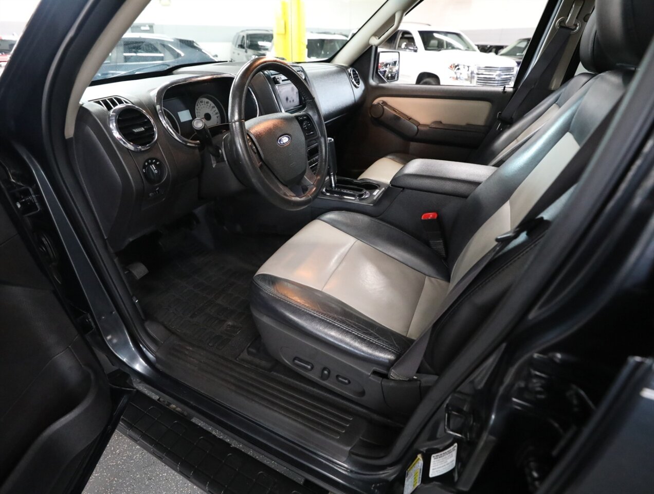 2009 Ford Explorer Sport Trac Limited - Photo 30 - Addison, IL 60101