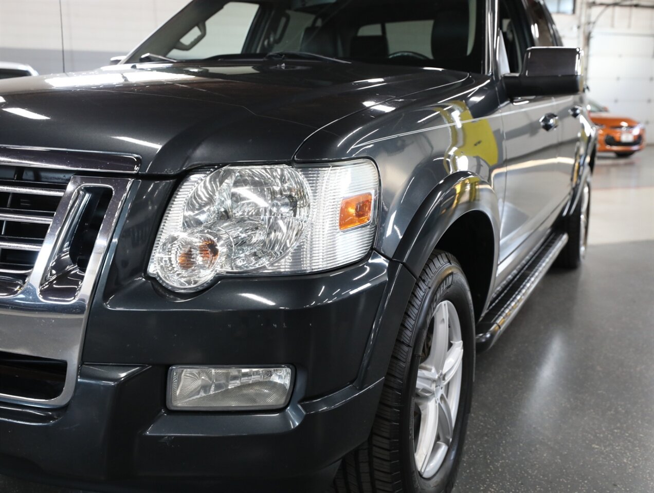 2009 Ford Explorer Sport Trac Limited - Photo 5 - Addison, IL 60101