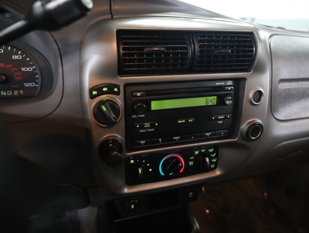 2011 Ford Ranger XLT 4X4 - Photo 29 - Addison, IL 60101