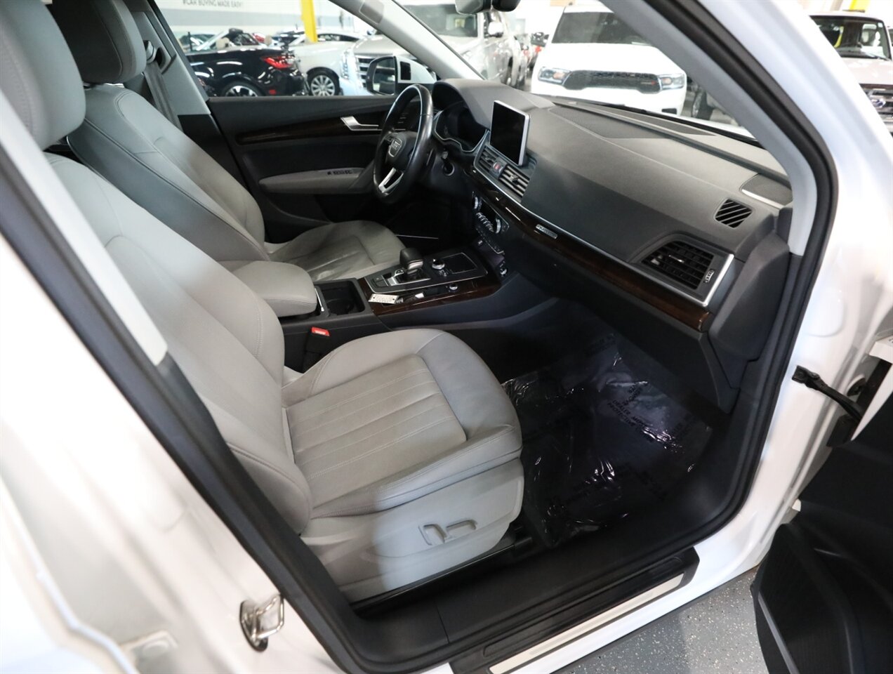 2018 Audi Q5 2.0T quattro Premium Plus - Photo 17 - Addison, IL 60101