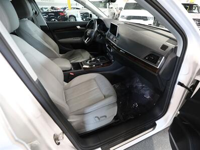 2018 Audi Q5 2.0T quattro Premium Plus - Photo 17 - Addison, IL 60101