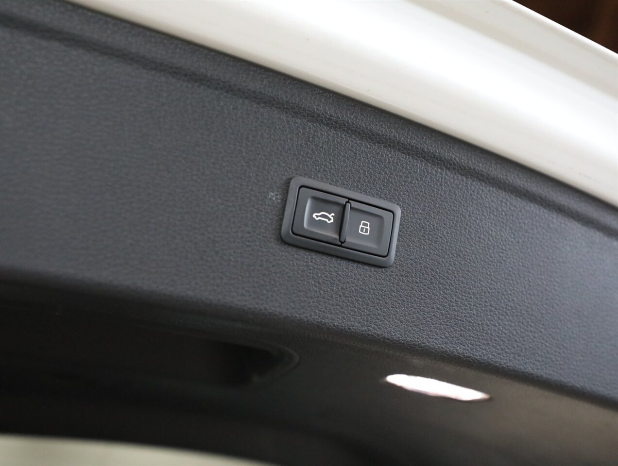 2018 Audi Q5 2.0T quattro Premium Plus - Photo 23 - Addison, IL 60101