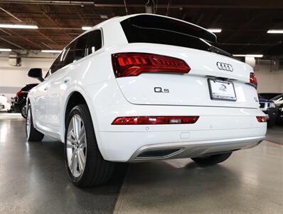 2018 Audi Q5 2.0T quattro Premium Plus - Photo 12 - Addison, IL 60101