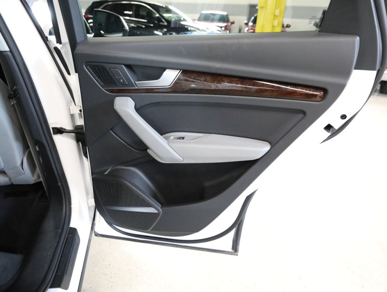 2018 Audi Q5 2.0T quattro Premium Plus - Photo 19 - Addison, IL 60101