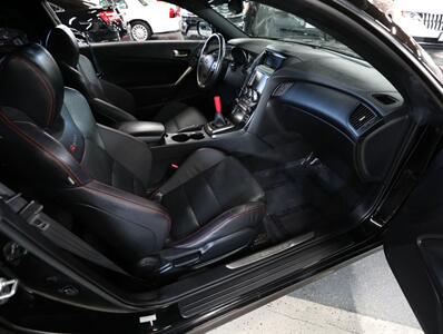 2016 Hyundai Genesis Coupe 3.8 R-Spec   - Photo 18 - Addison, IL 60101