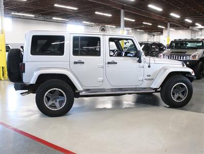 2011 Jeep Wrangler Unlimited 4X4 70th Anniversary   - Photo 13 - Addison, IL 60101