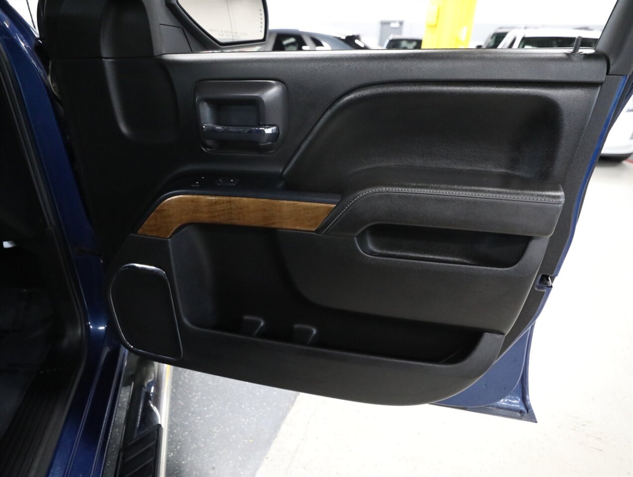 2017 Chevrolet Silverado 1500 LTZ - Photo 20 - Addison, IL 60101