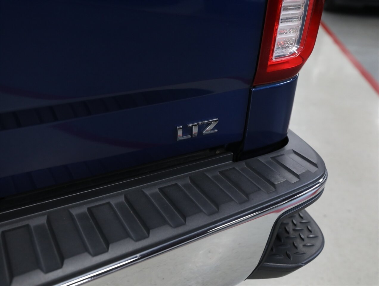 2017 Chevrolet Silverado 1500 LTZ - Photo 14 - Addison, IL 60101