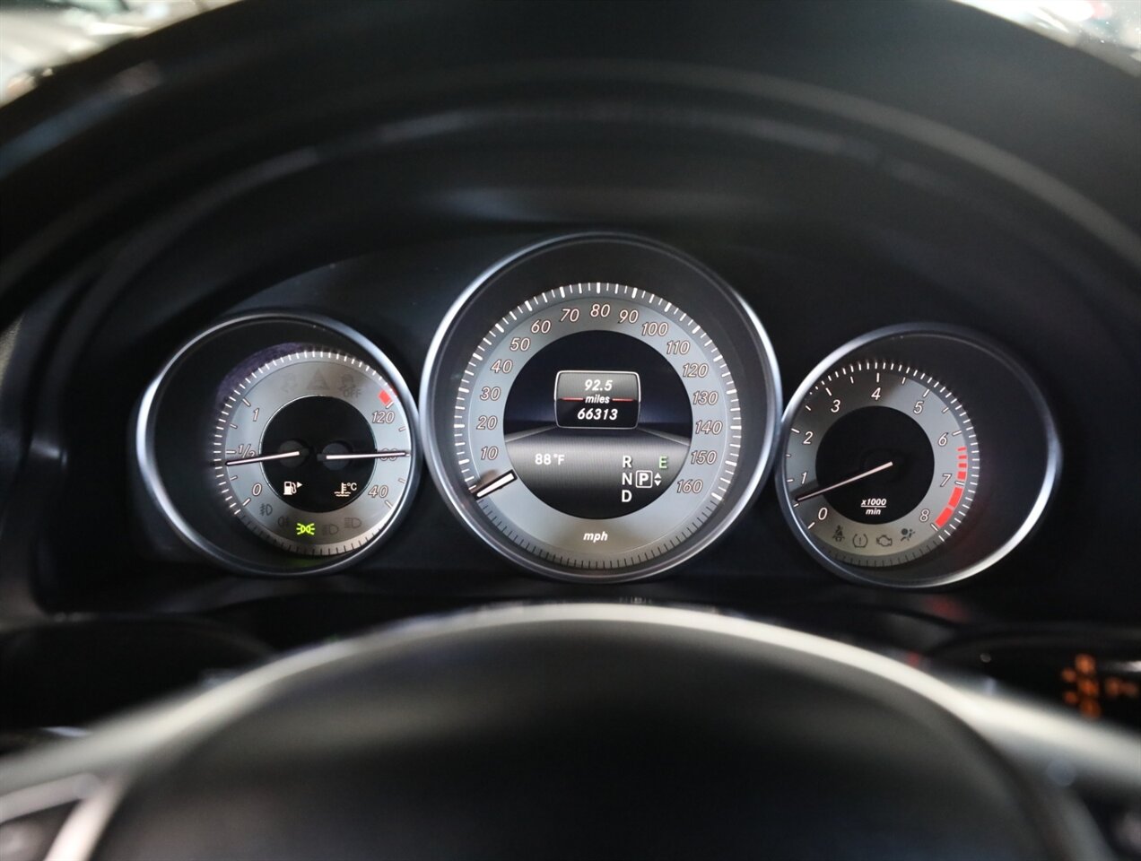 2015 Mercedes-Benz E 400 4MATIC - Photo 35 - Addison, IL 60101