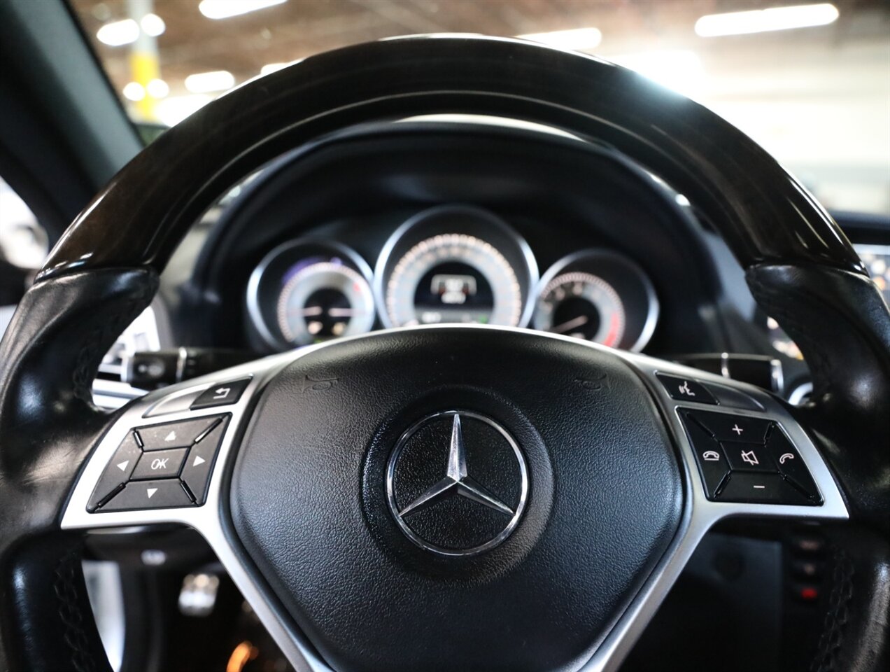 2015 Mercedes-Benz E 400 4MATIC - Photo 34 - Addison, IL 60101