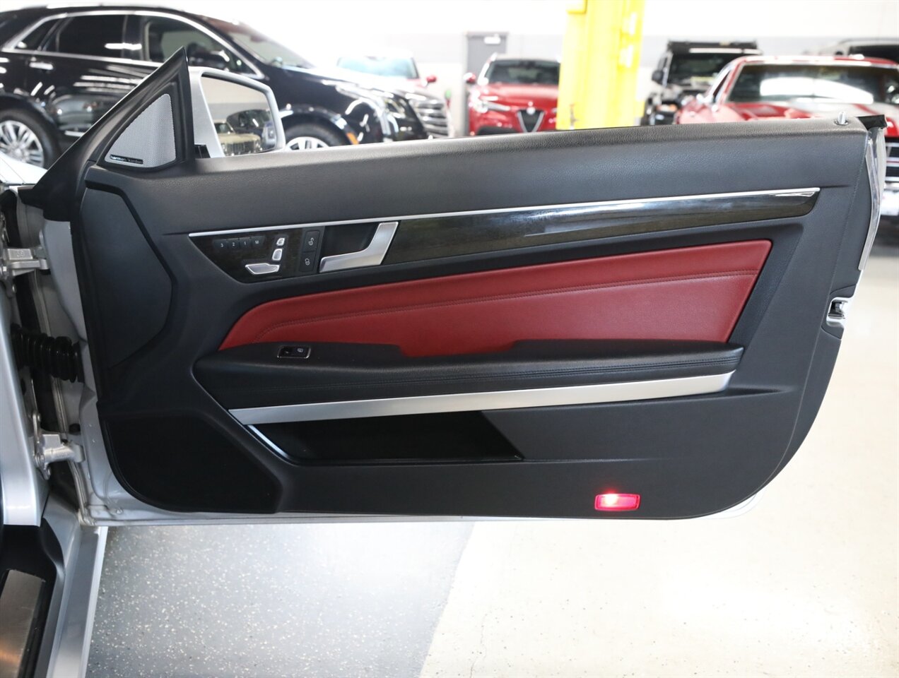 2015 Mercedes-Benz E 400 4MATIC - Photo 16 - Addison, IL 60101