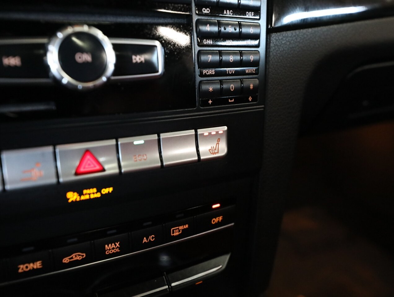 2015 Mercedes-Benz E 400 4MATIC - Photo 29 - Addison, IL 60101
