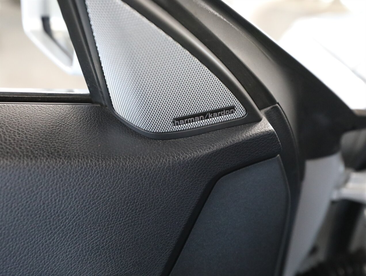 2015 Mercedes-Benz E 400 4MATIC - Photo 23 - Addison, IL 60101