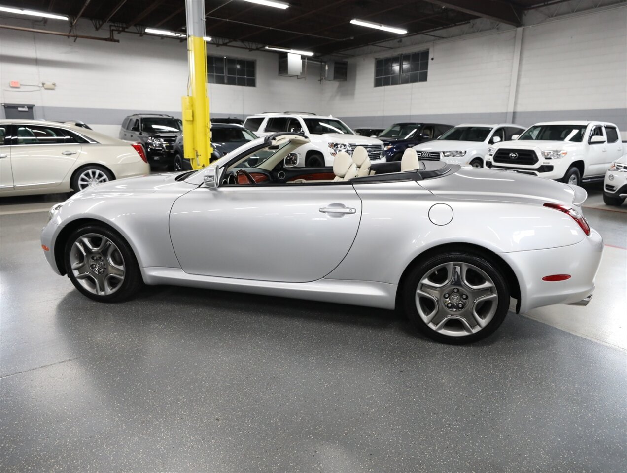 2009 Lexus SC 430 - Photo 17 - Addison, IL 60101