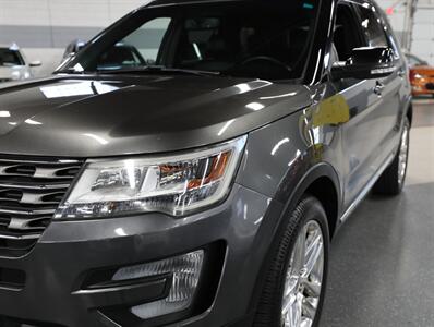 2017 Ford Explorer XLT AWD - Photo 5 - Addison, IL 60101
