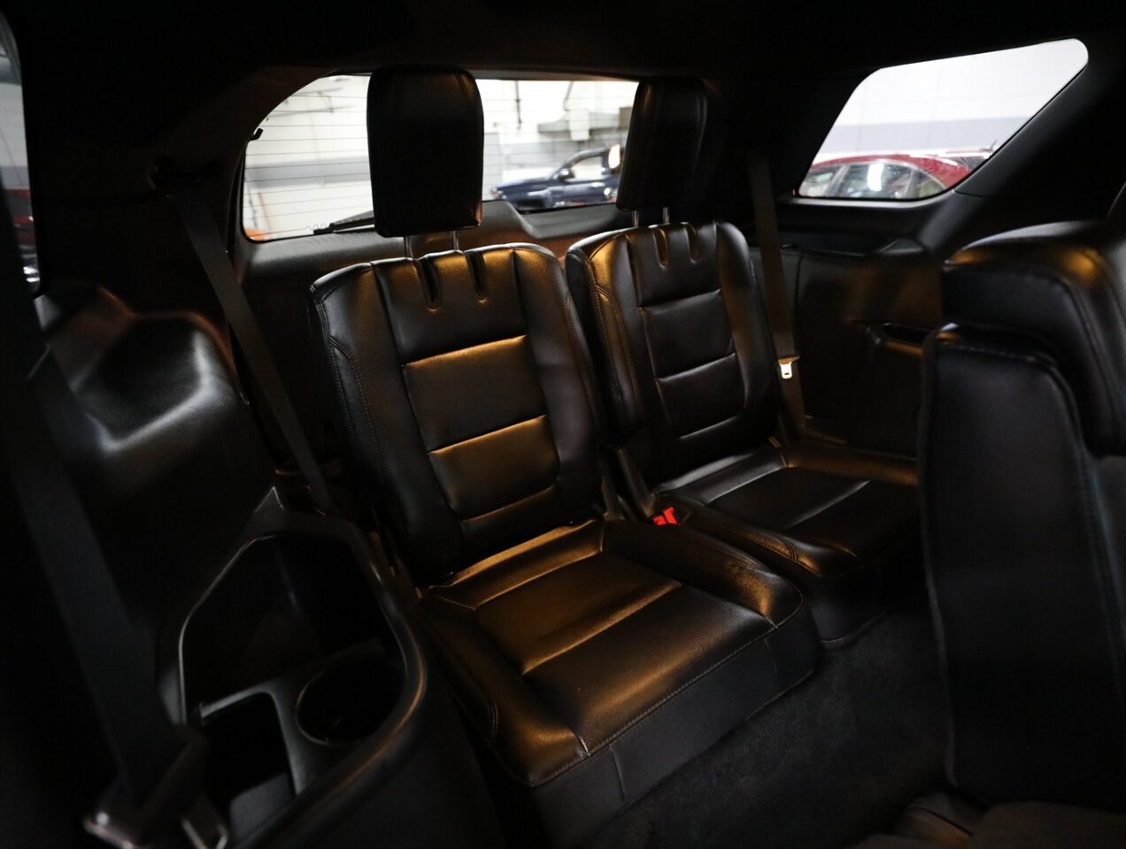 2017 Ford Explorer XLT AWD - Photo 23 - Addison, IL 60101