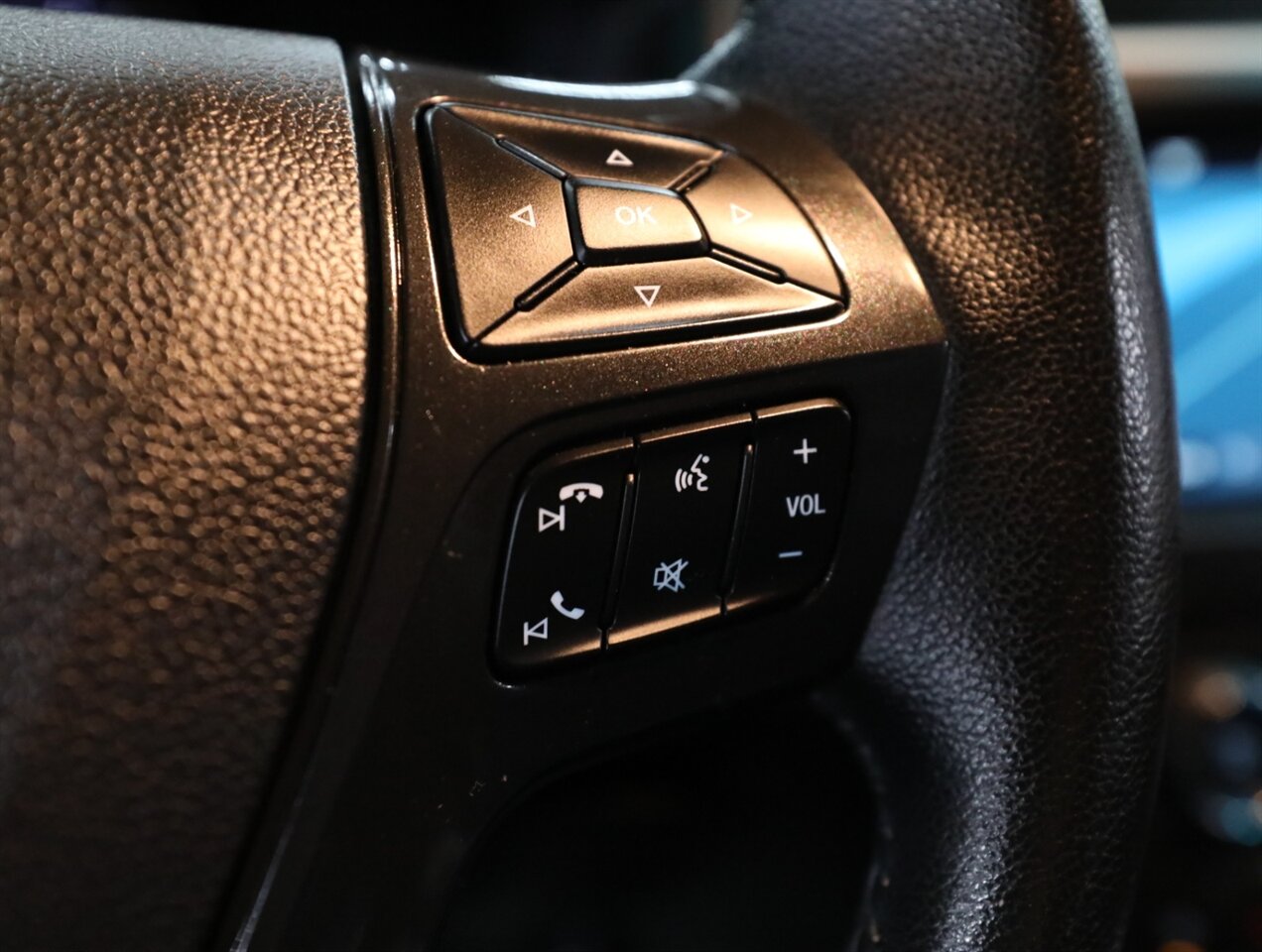 2017 Ford Explorer XLT AWD - Photo 42 - Addison, IL 60101