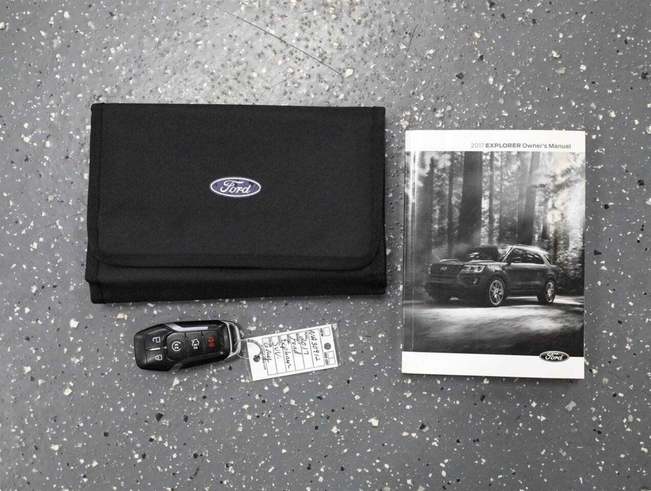 2017 Ford Explorer XLT AWD - Photo 51 - Addison, IL 60101