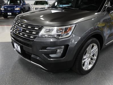 2017 Ford Explorer XLT AWD - Photo 3 - Addison, IL 60101