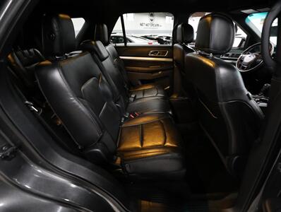 2017 Ford Explorer XLT AWD - Photo 22 - Addison, IL 60101