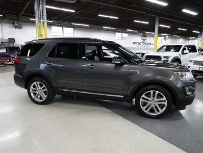 2017 Ford Explorer XLT AWD - Photo 8 - Addison, IL 60101