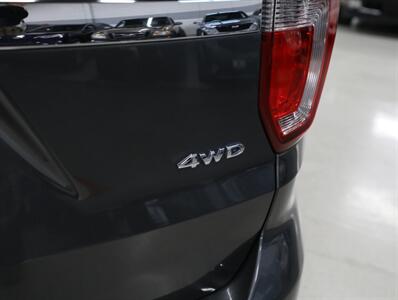 2017 Ford Explorer XLT AWD - Photo 11 - Addison, IL 60101