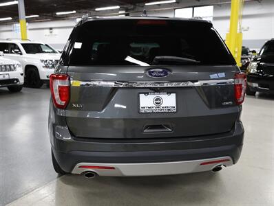 2017 Ford Explorer XLT AWD - Photo 10 - Addison, IL 60101