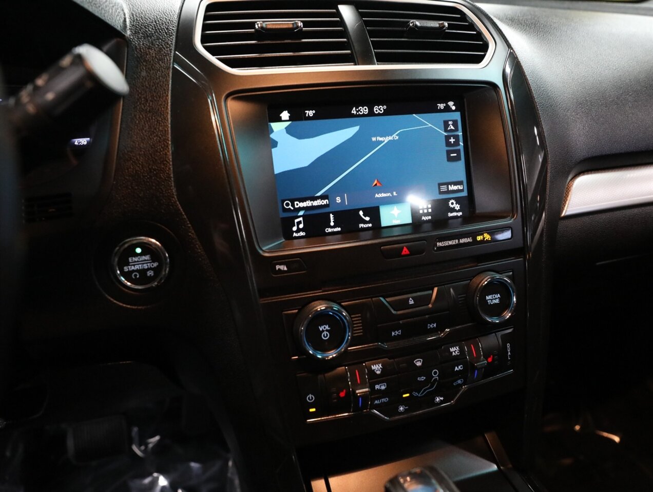 2017 Ford Explorer XLT AWD - Photo 37 - Addison, IL 60101