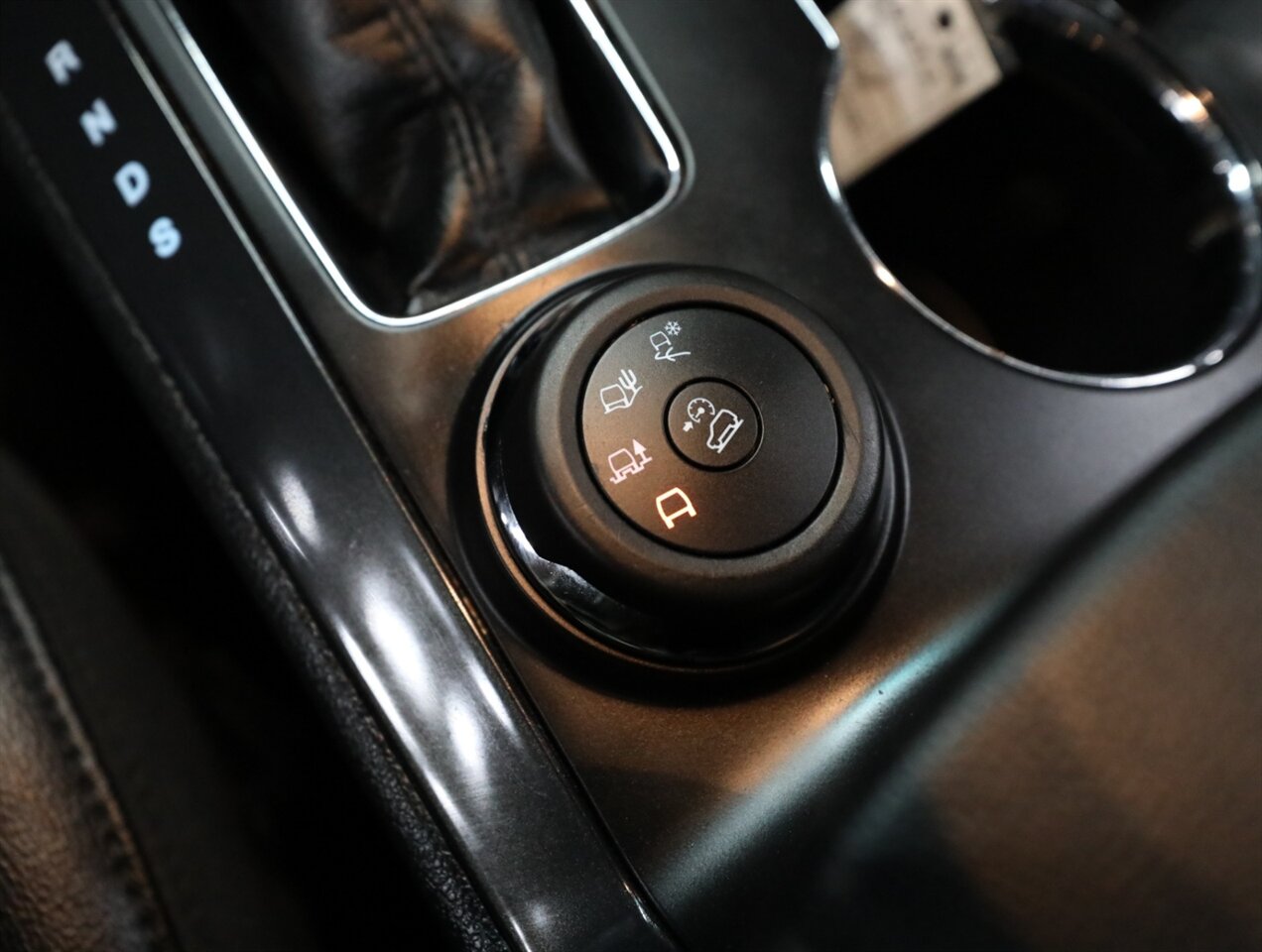 2017 Ford Explorer XLT AWD - Photo 35 - Addison, IL 60101